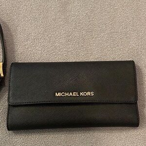 Micheal Kors wallet